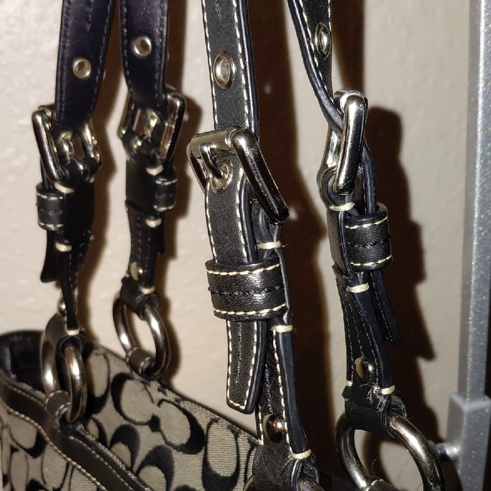 Coach Blk & Gray Leather Studded Signature Shoulder Bag 🩶 - Picture 9 of 16
